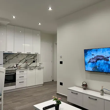 Greis Apartment *